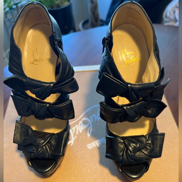 Christian Louboutin Madame Butterfly 🦋 - Picture 4 of 10